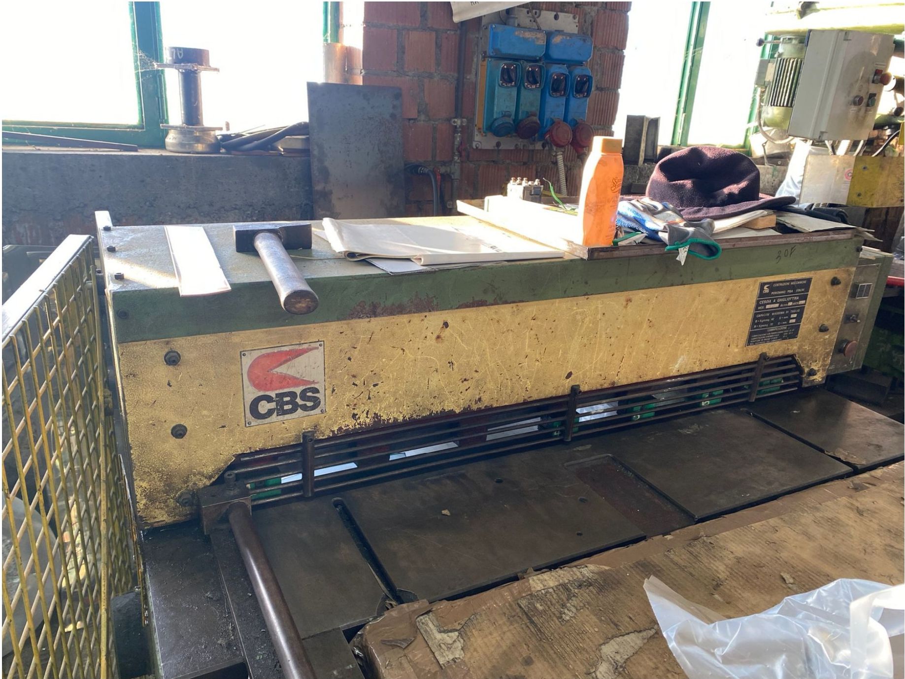 Cesoia a ghigliottina industriale CBS